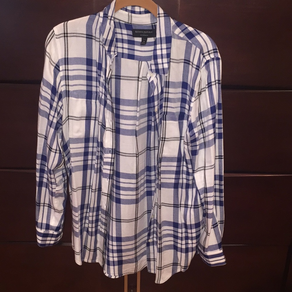Banana Republic button down shirt. Boyfriend fit